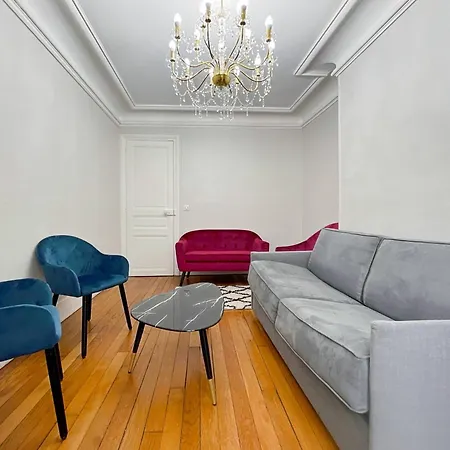 Luxury Flat & Eiffel Tower View 民宿