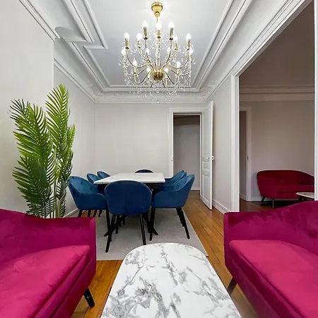 Luxury Flat & Eiffel Tower View Paříž