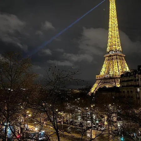 Homestay Luxury Flat & Eiffel Tower View Paris