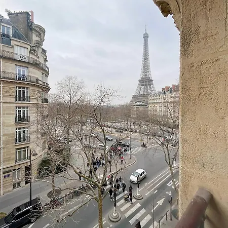 Homestay Luxury Flat & Eiffel Tower View Paris